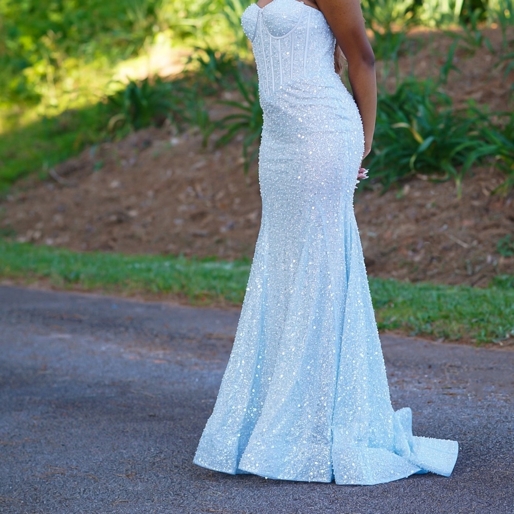 Prom dress. Paid $800 and asking for $500